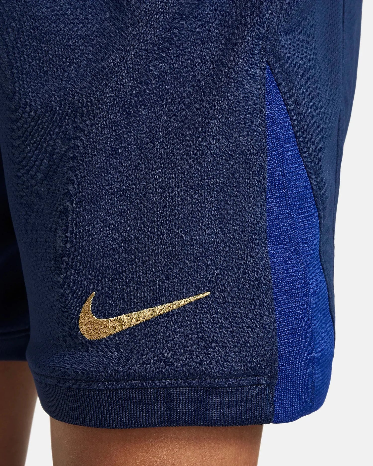 Nike 2024-25 Barcelona Little Kids' Stadium Home Kit (Detail 6)