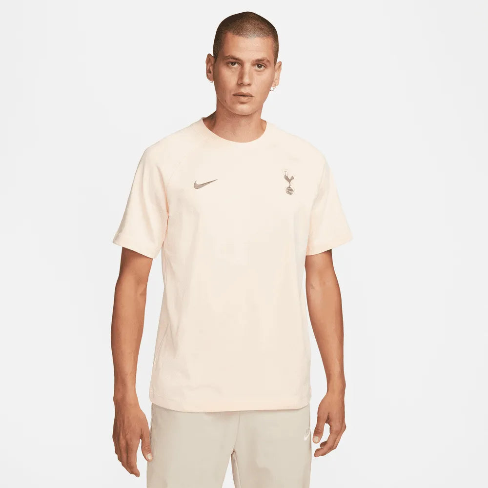 Nike 2023-24 Tottenham Men's SS Travel Tee (Model - Front)