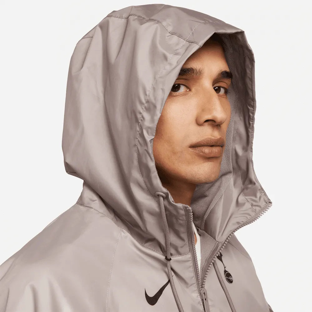 Nike 2023-24 Tottenham Men's Sport Essentials Windrunner Jacket (Detail 2)