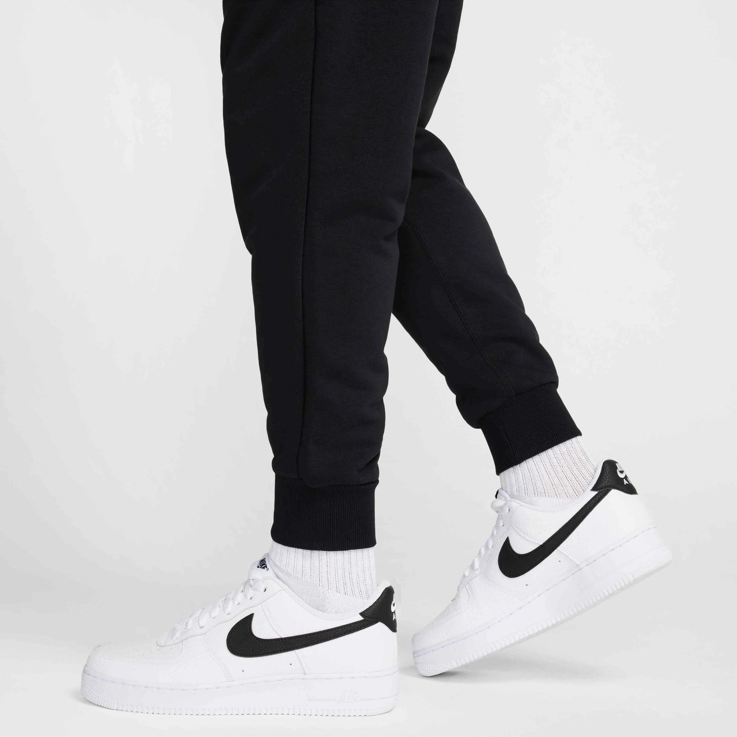 Nike 2024-25 Chelsea Men's Tapered Pants (Detail 6)