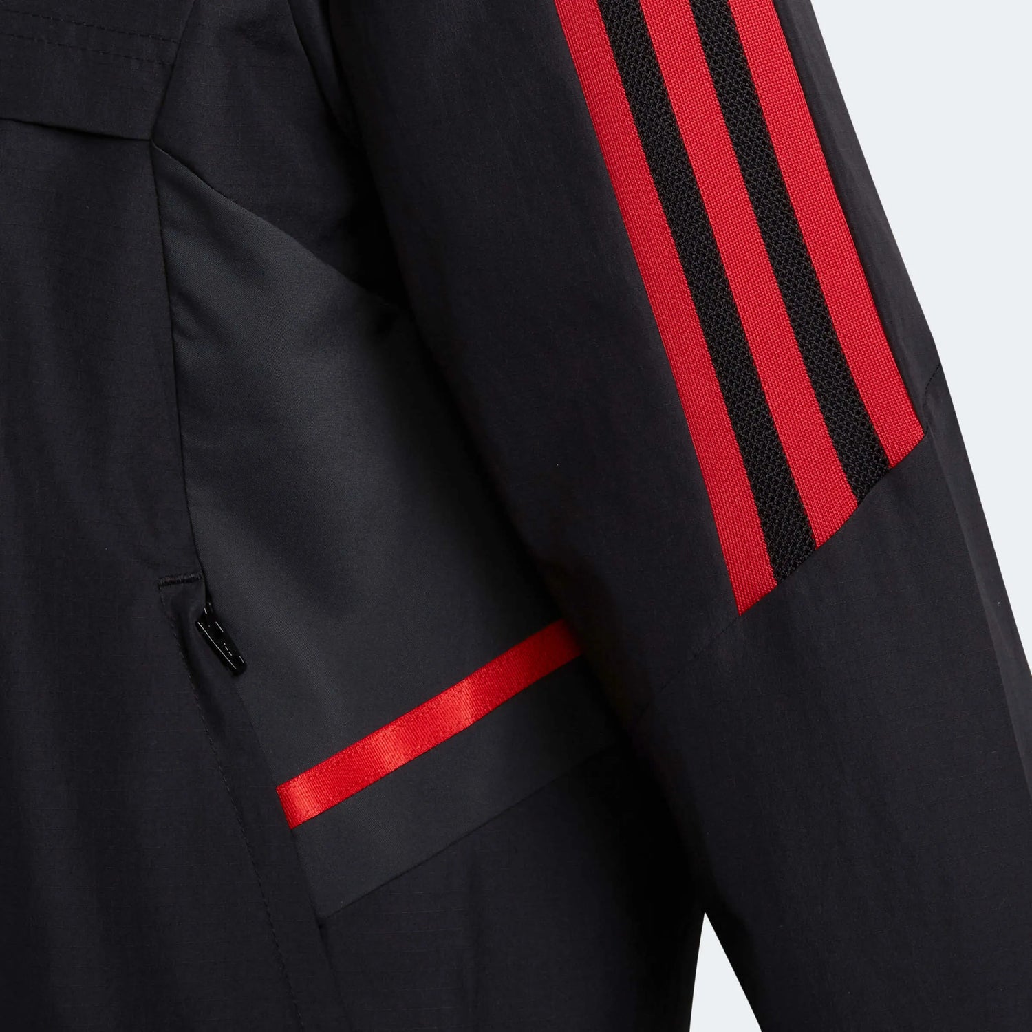 adidas 2022-23 Manchester United Youth Anthem Jacket - Black (Detail 2)