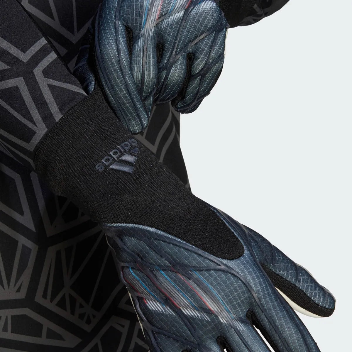 Adidas X Pro Goalkeeper Gloves - Black-Blue Rush (Detail 1)