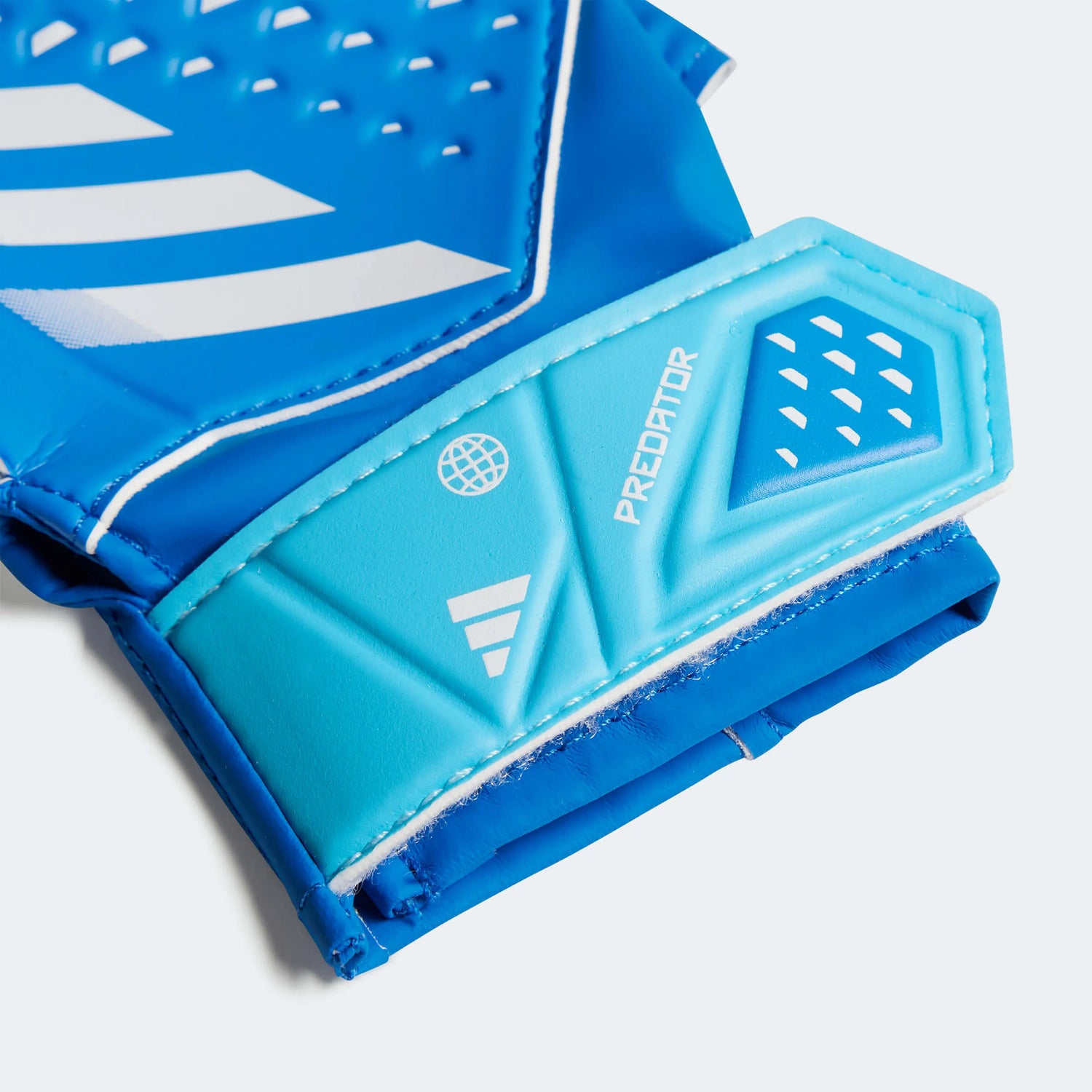 adidas Youth Predator GL Training Goalkeeper Gloves (Detail 1)