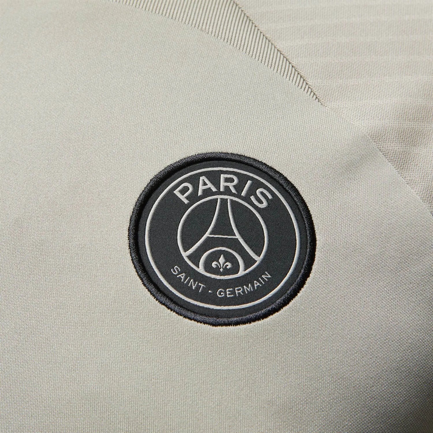 Jordan 2023-24 PSG Men's Dri-Fit Third Training Top (Detail 4)