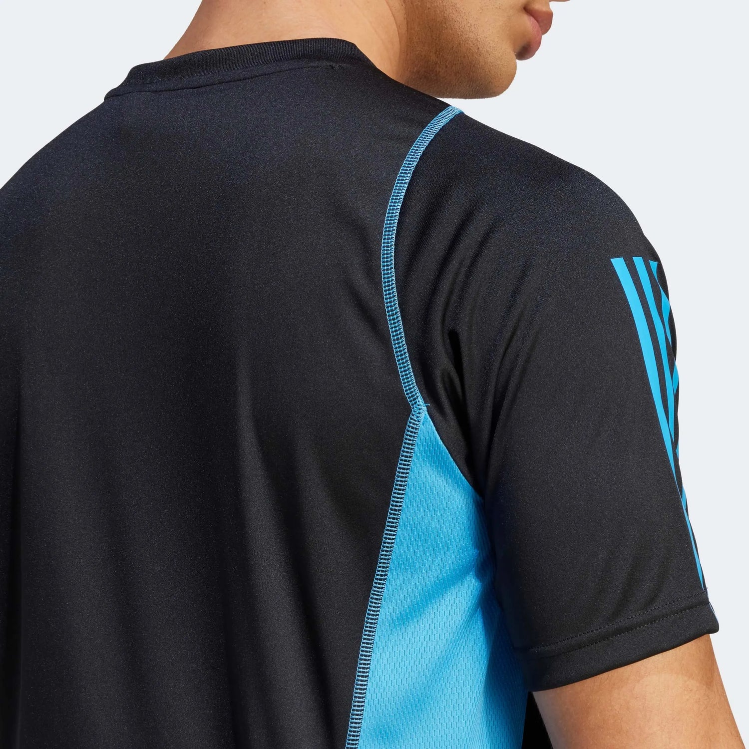 adidas 2023-24 Arsenal Men's Training Jersey (Detail 2)