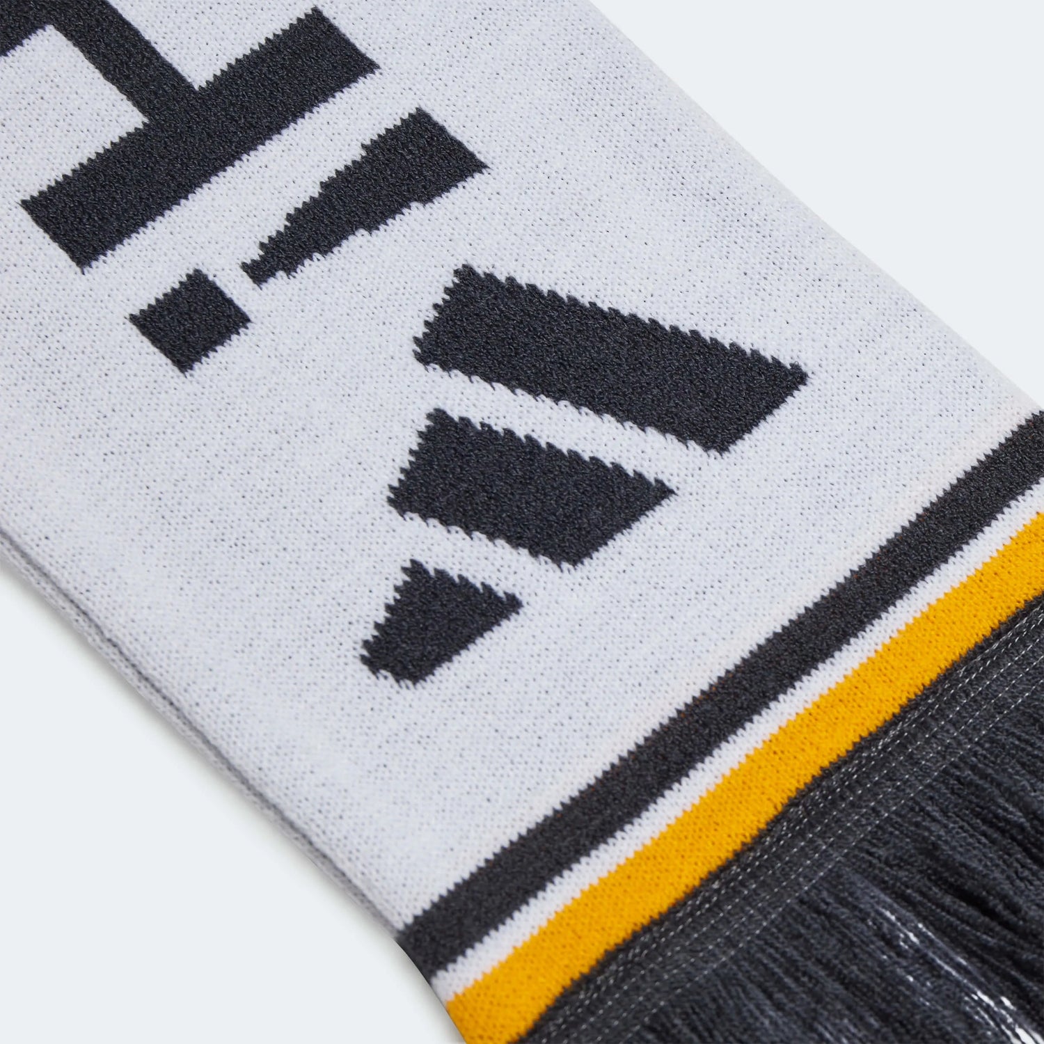 adidad 2023-24 Real Madrid Scarf (Detail 2)