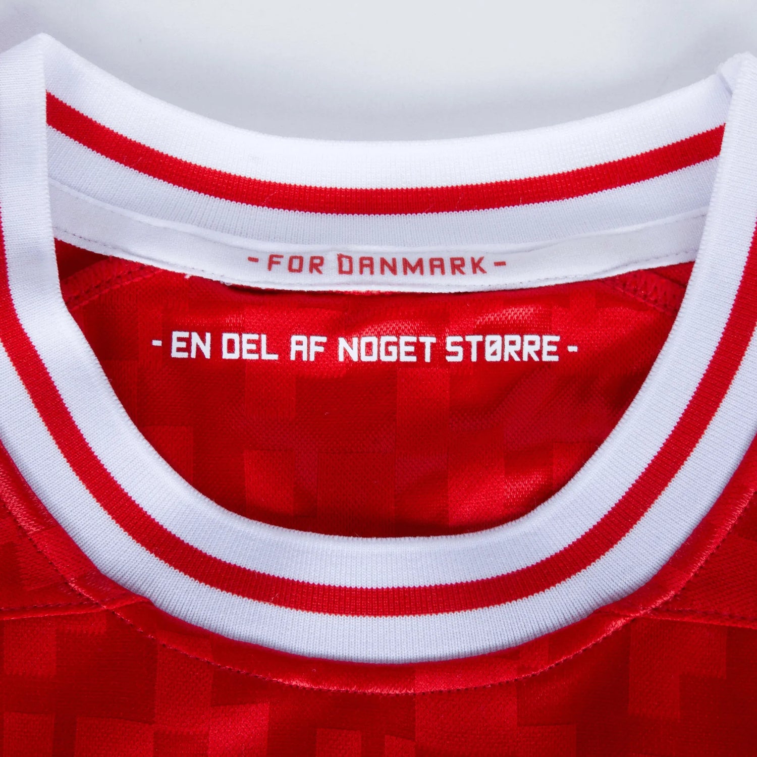 Hummel 2024-25 Denmark Men's Stadium Home Jersey (Detail 2)