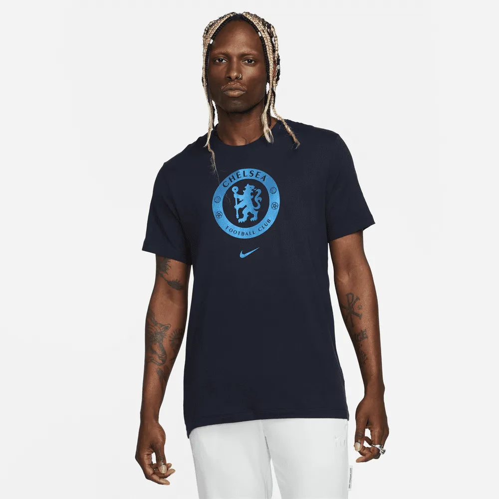 Nike 2023-24 Chelsea Men's Crest Tee (Model - Front)