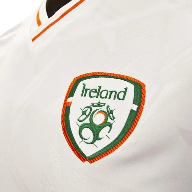 Umbro 2020-21 Ireland Away Jersey - White (Detail 1)