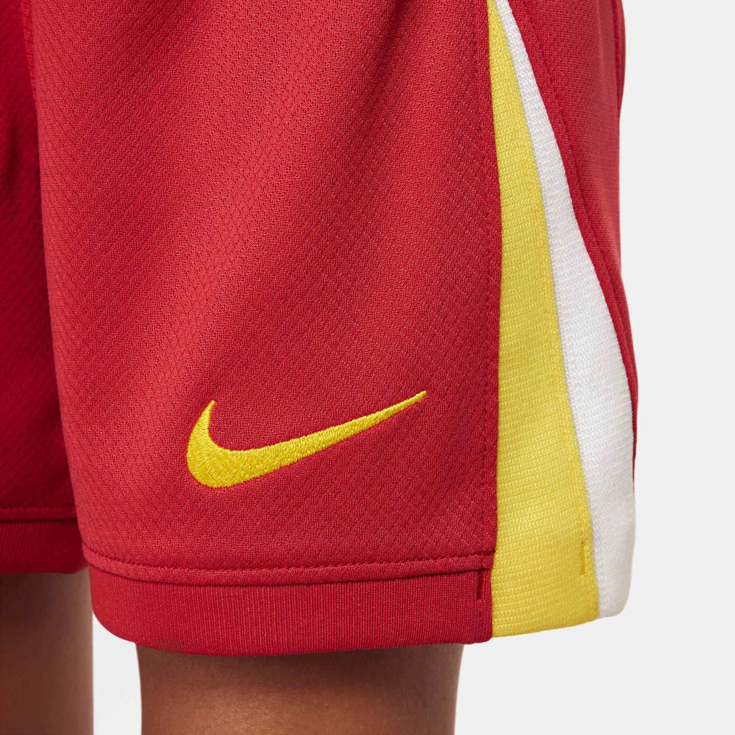 Nike 2024-25 Liverpool Little Kids' Stadium Home Kit (Detail 7)