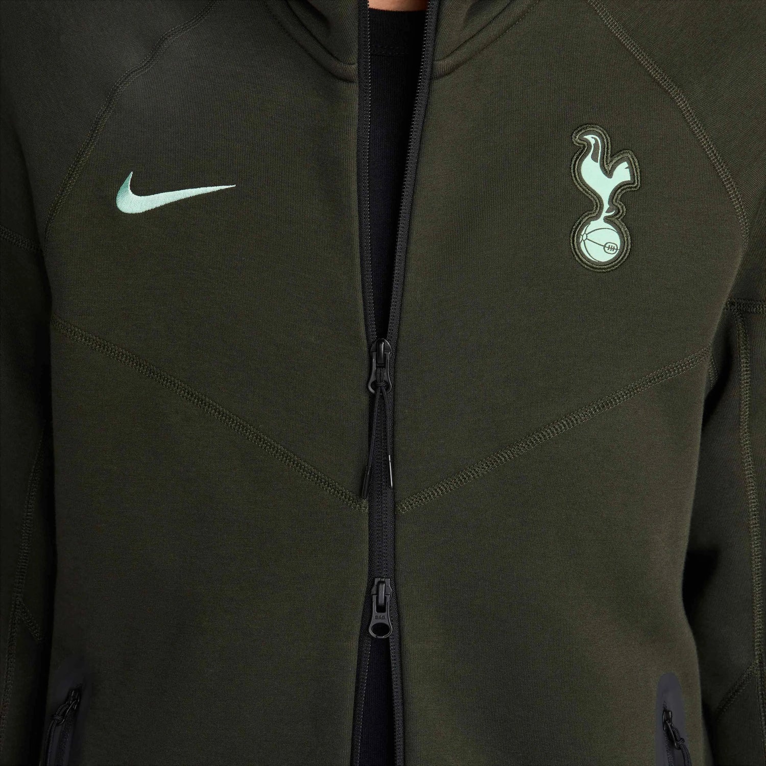 Nike 2024-25 Tottenham Men's Tech Fleece Third Full-Zip Jacket (Detail 4)