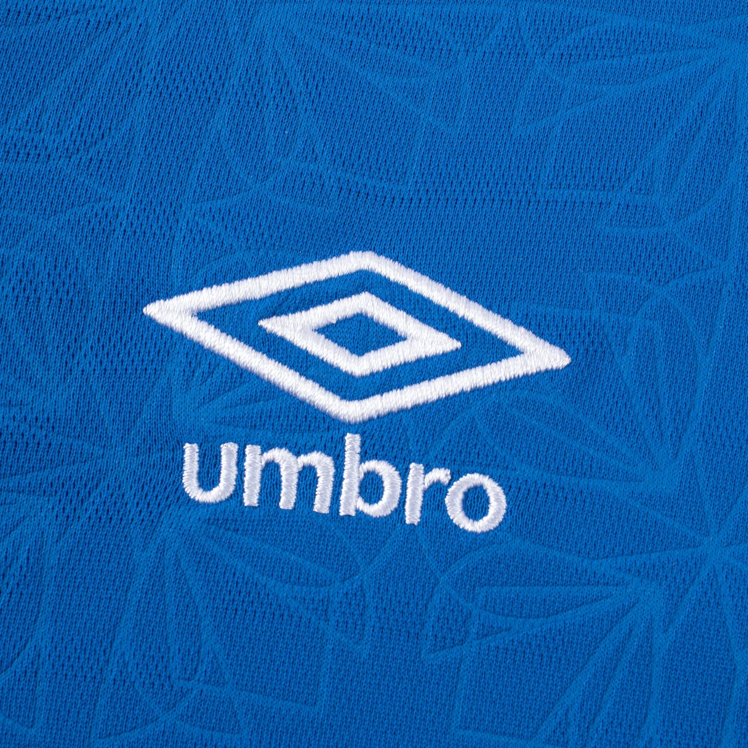 Umbro 2025-26 El Salvador Men's Stadium Home Long-Sleeve Soccer Jersey (Detail 2)