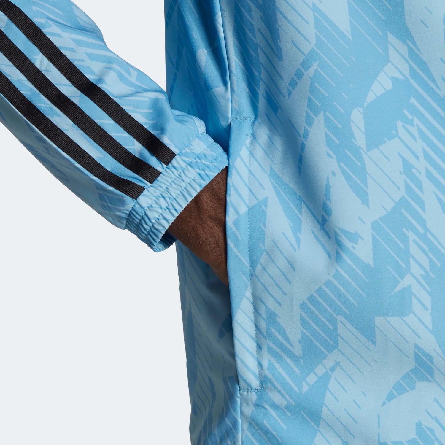 adidas 2022-23 Argentina DNA Windbreaker- Clear Blue-Light Blue (Detail 2)