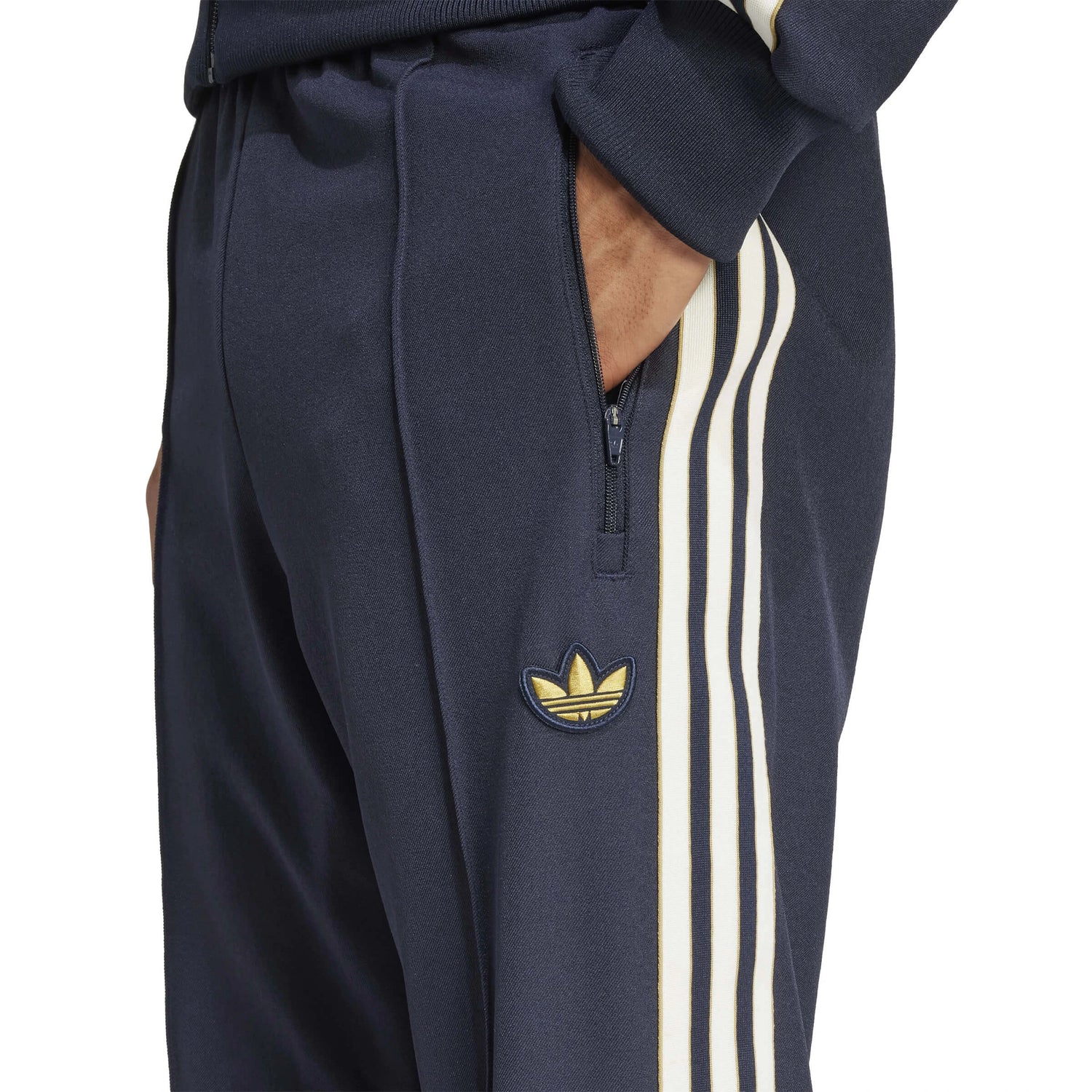 adidas 2025 Juventus Men's Icon Track Pants (Detail 2)