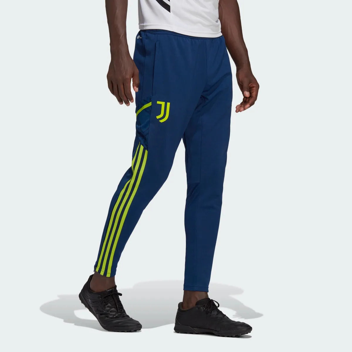 adidas 2022-23 Juventus Training Pants - Navy (Model - Front)