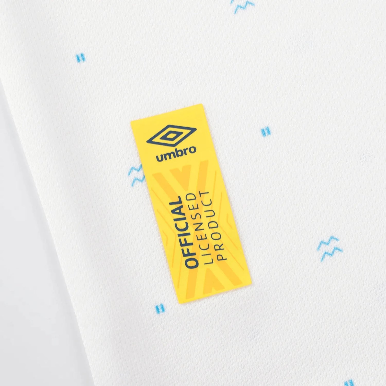 Umbro 2023-24 Guatemala Men's 3rd LS Pre-Match Jersey (Detail 4)