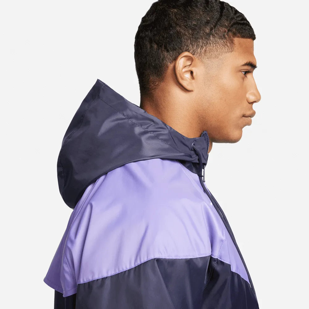 Nike 2023-24 Liverpool Men's Sport Essentials Windrunner (Detail 2)