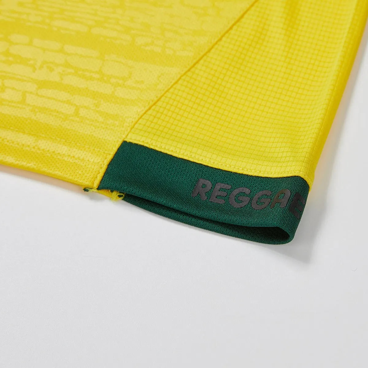 Umbro 2021-22 Jamaica Home Jersey - Yellow (Detail 4)