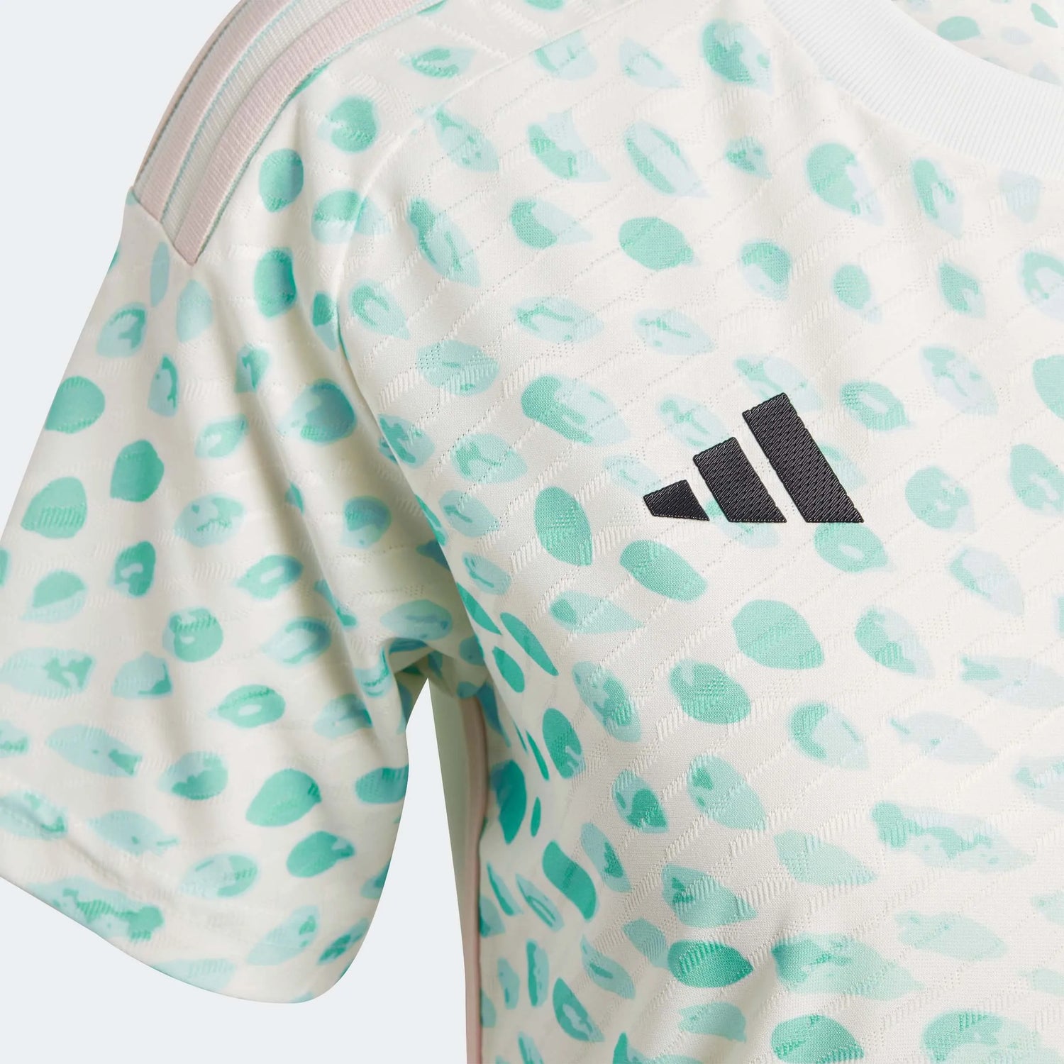 adidas 2023-24 Mexico Authentic Women's Away Jersey - Core White (Detail 4)