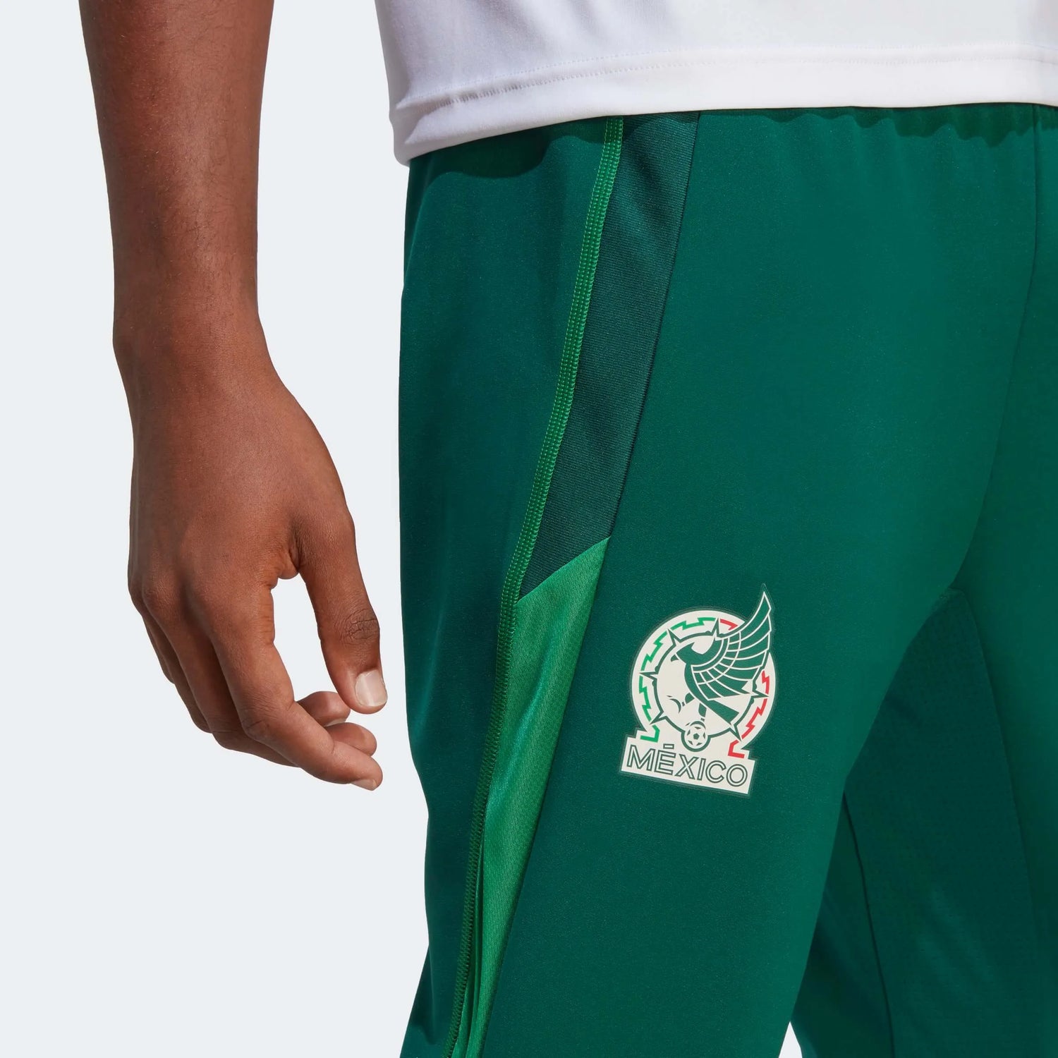 adidas 2022-23 Mexico Training Pant Green (Detail 1)