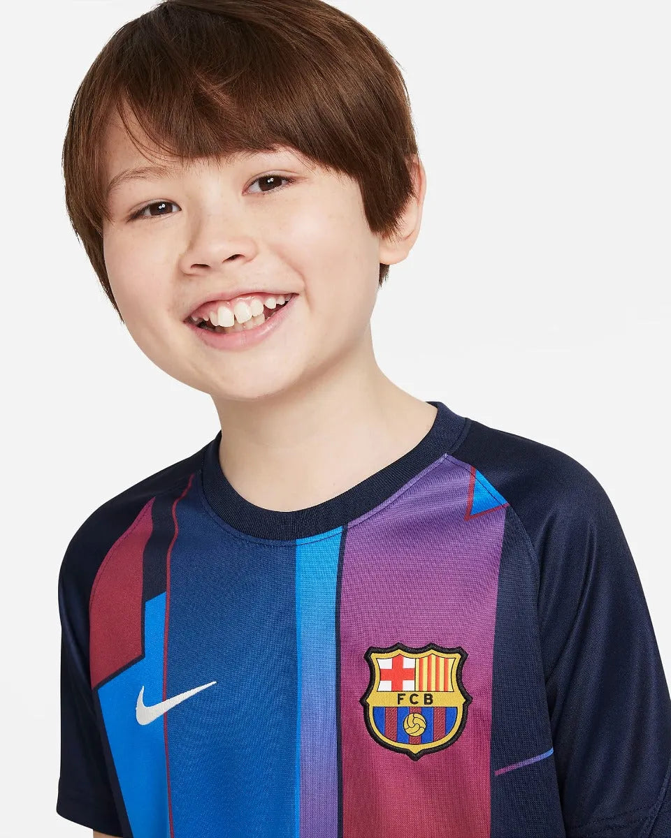 Nike 2021-22 Barcelona Youth Pre-Match SS Jersey - Soar-Obsidian (Detail 1)