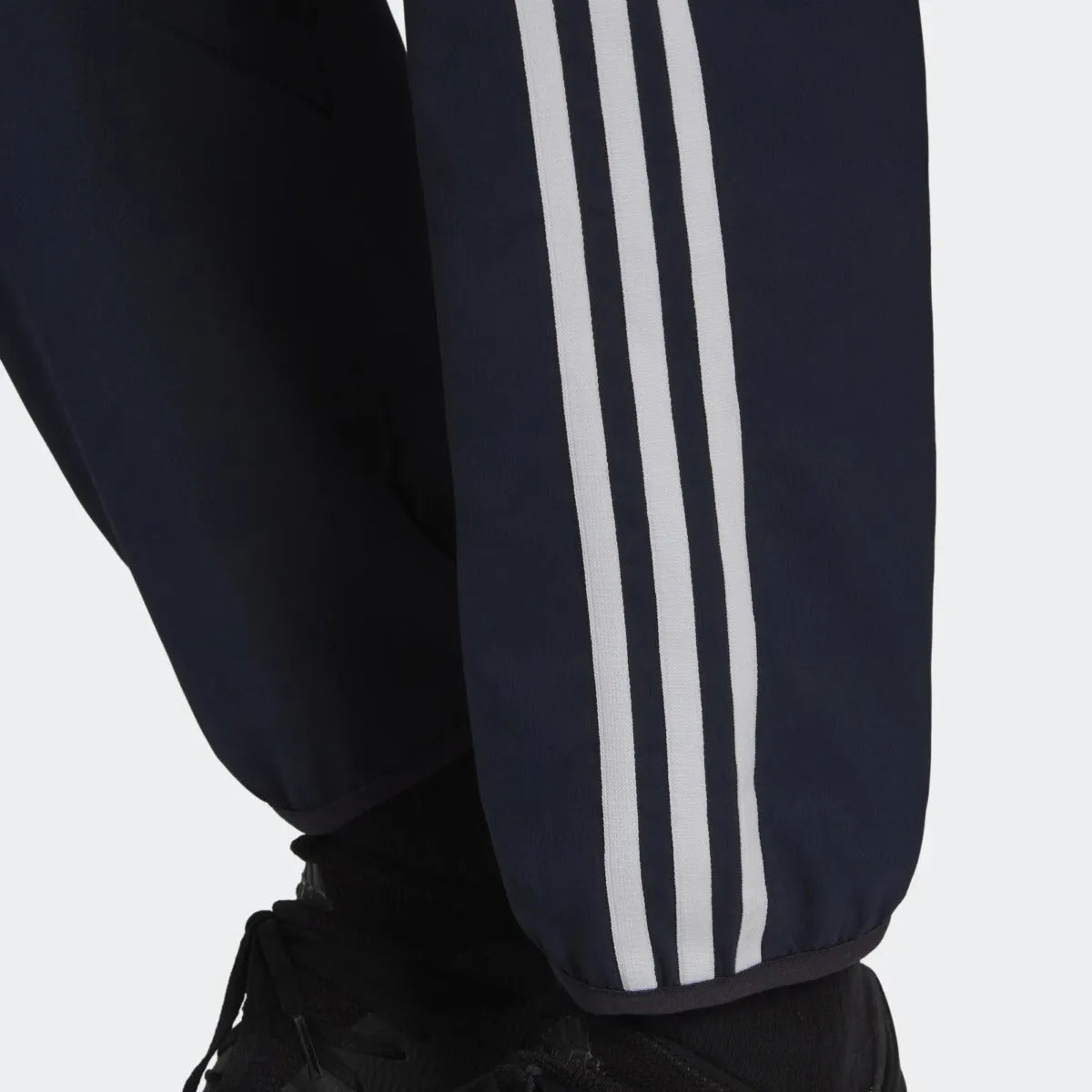 adidas 2021-22 Real Madrid Teamgeist Woven Pants - Night Navy (Detail 3)