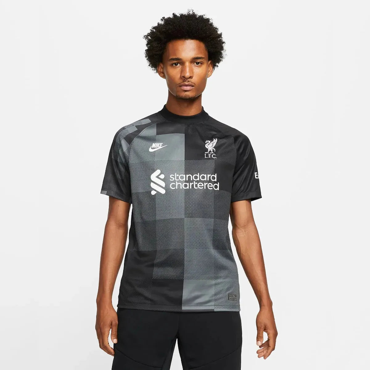 Nike 2021-22 Liverpool Stadium Goalkeeper Jersey - Black (Model - Front)