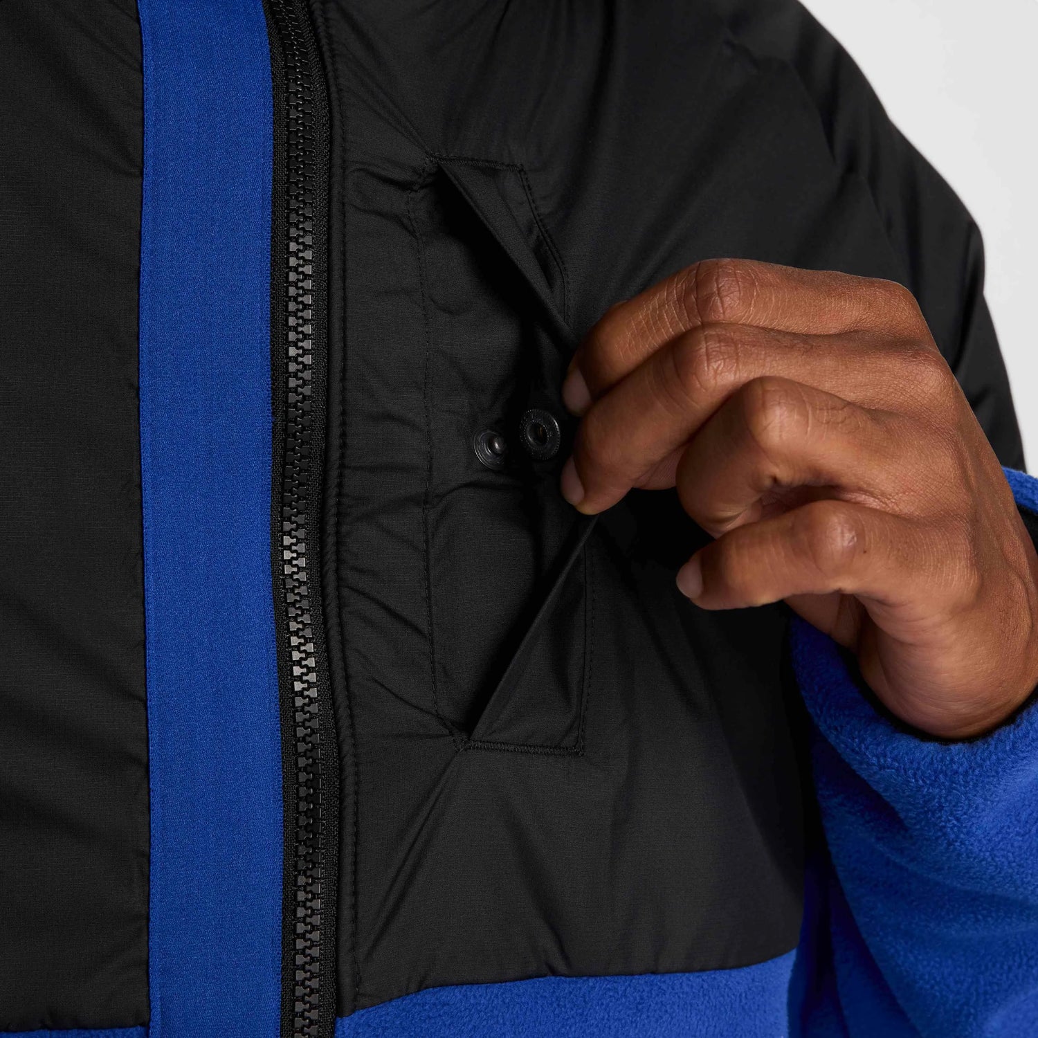 Nike 2024-25 Barcelona Men's Wintererized AWF Jacket (Detail 4)