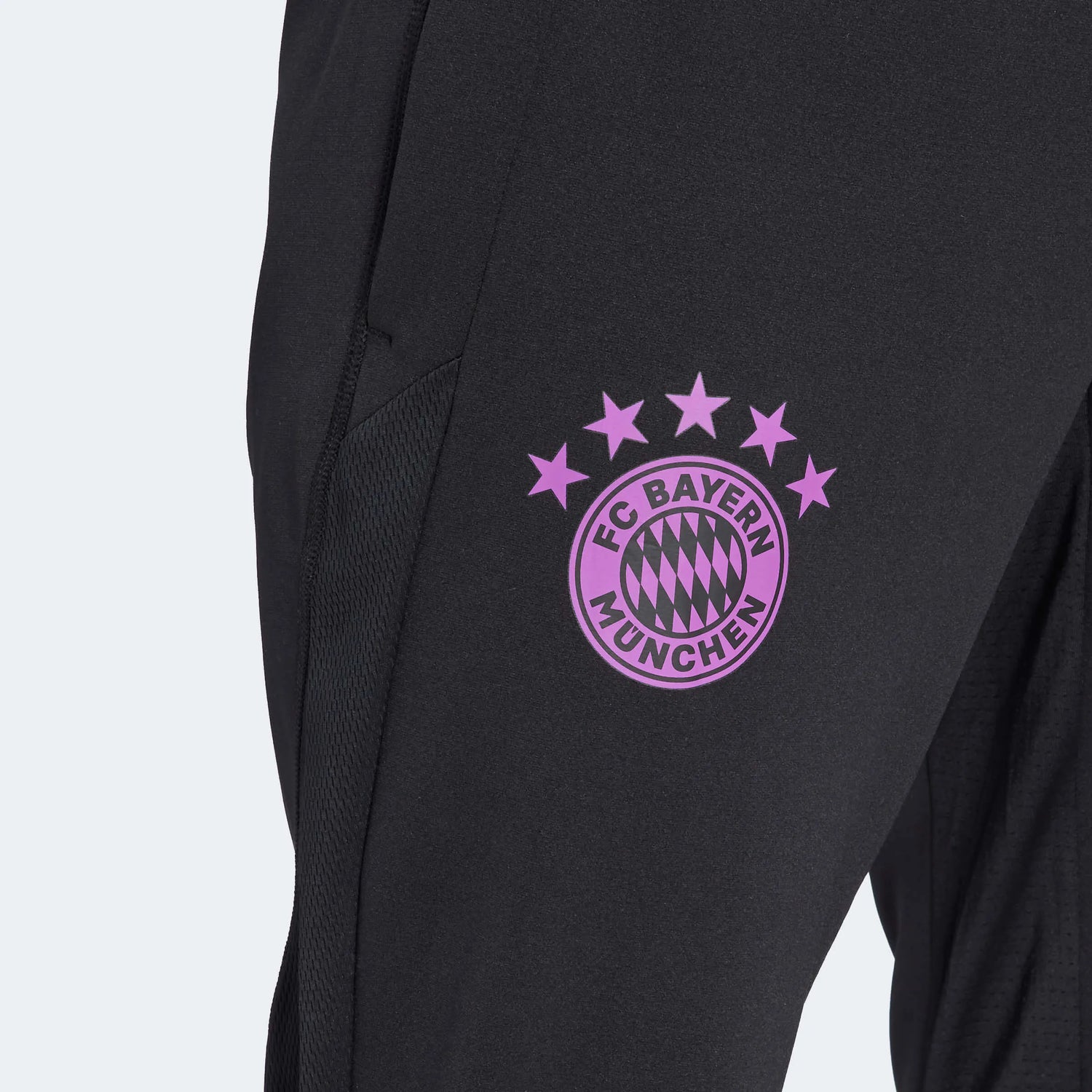 adidas 2023-24 Bayern Munich Men's Training Pants (Detail 1)