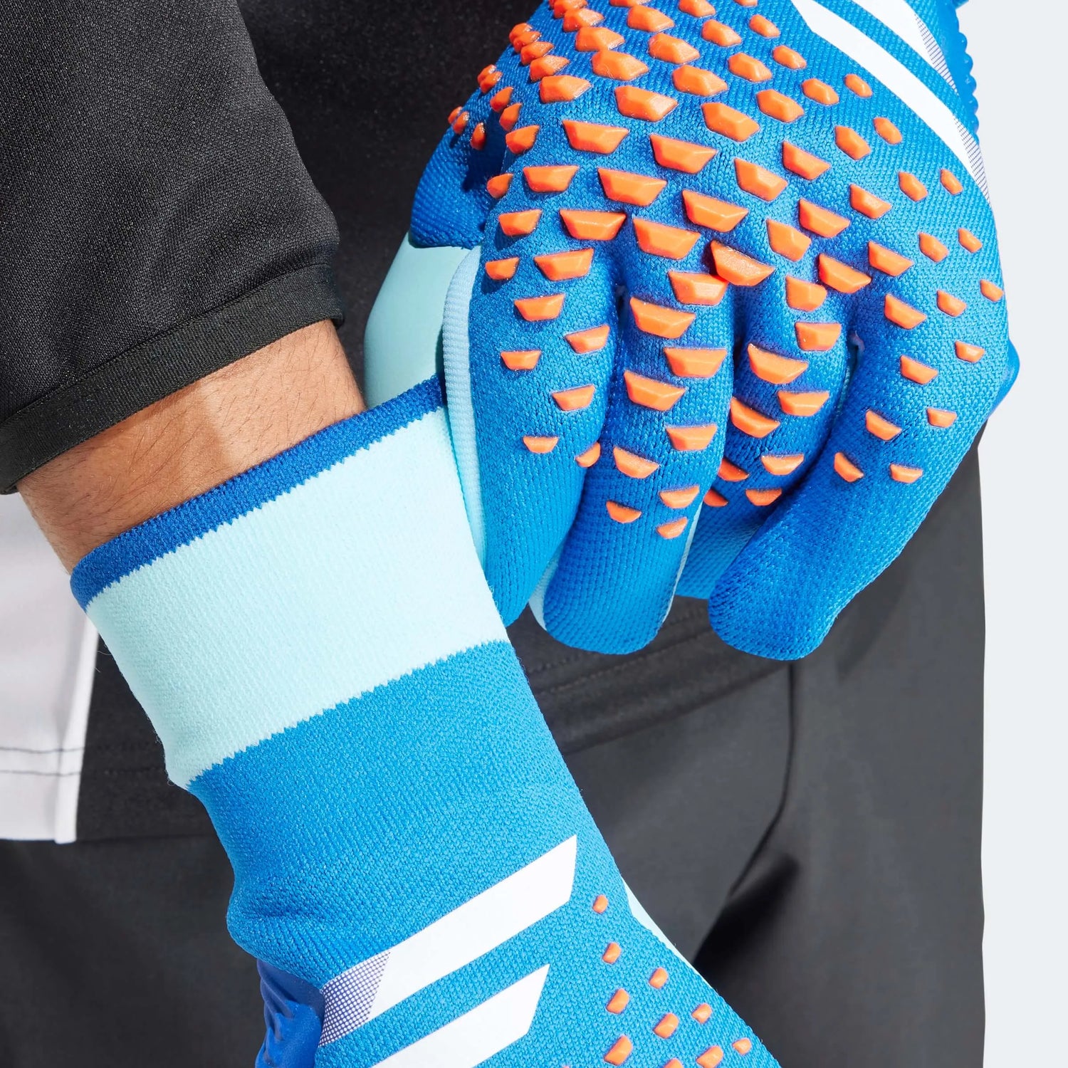 adidas Pred GL Pro Goalkeeper Gloves (Detail 1)