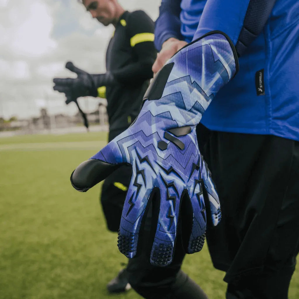 Storelli Lightning Finger Spine Protection Goalkeeper Gloves Blue (Detail 1)