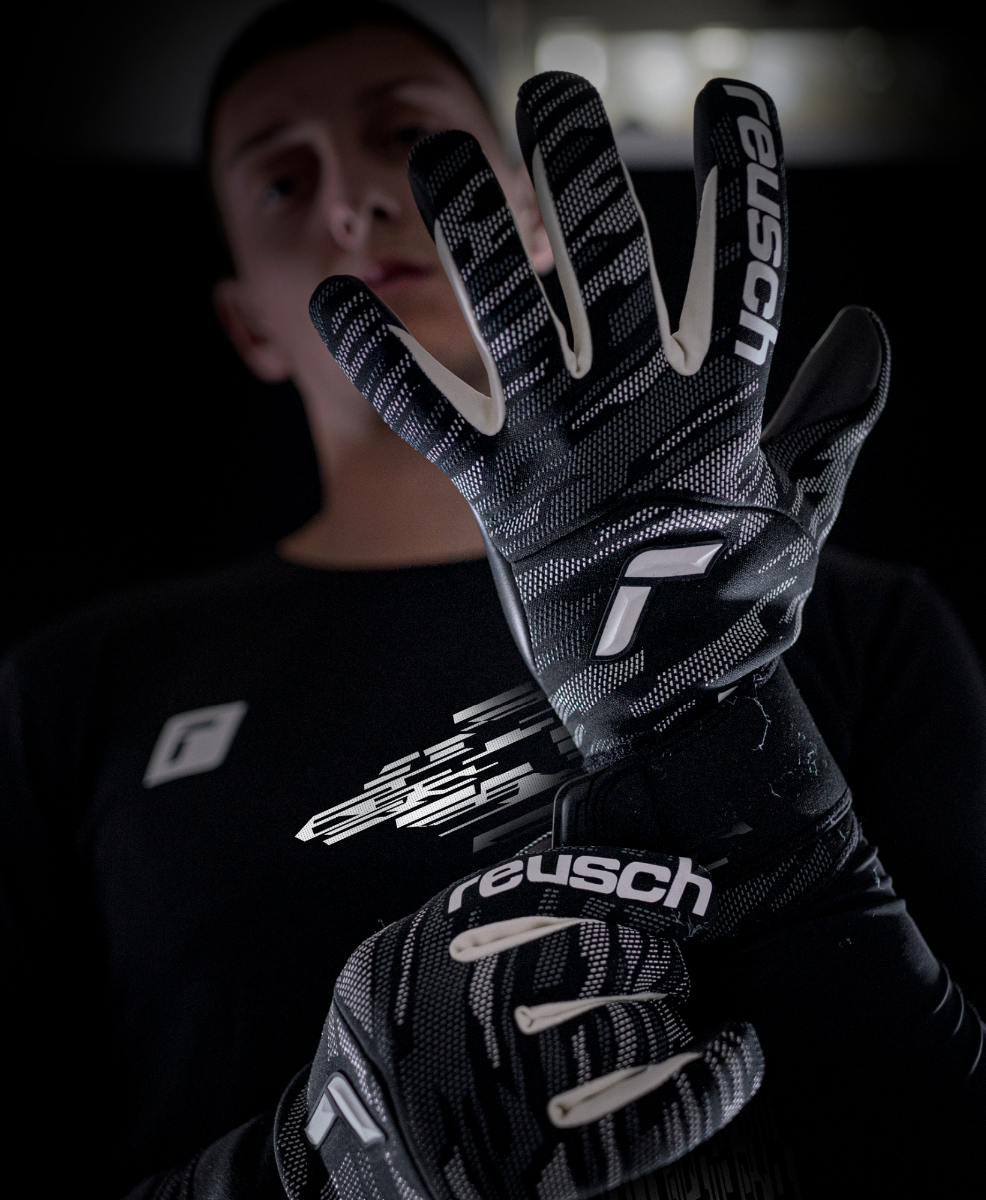 Reusch Pure Contact Infinity Goalkeeper Gloves - Black (Model 1)